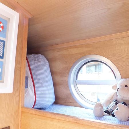 Edinburgh - Houseboats Hotel Bagian luar foto