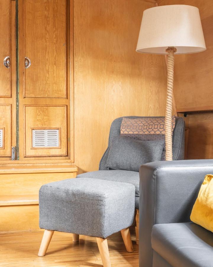 Edinburgh - Houseboats Hotel Bagian luar foto