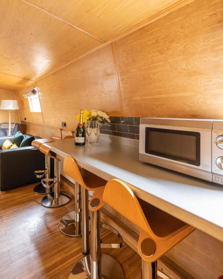 Edinburgh - Houseboats Hotel Bagian luar foto