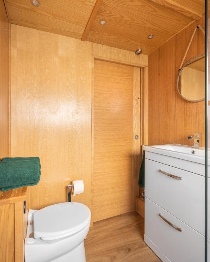 Edinburgh - Houseboats Hotel Bagian luar foto