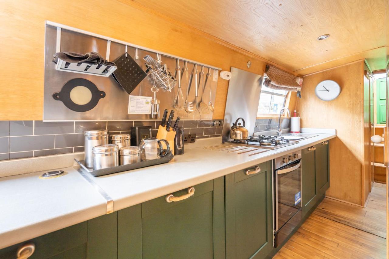 Edinburgh - Houseboats Hotel Bagian luar foto