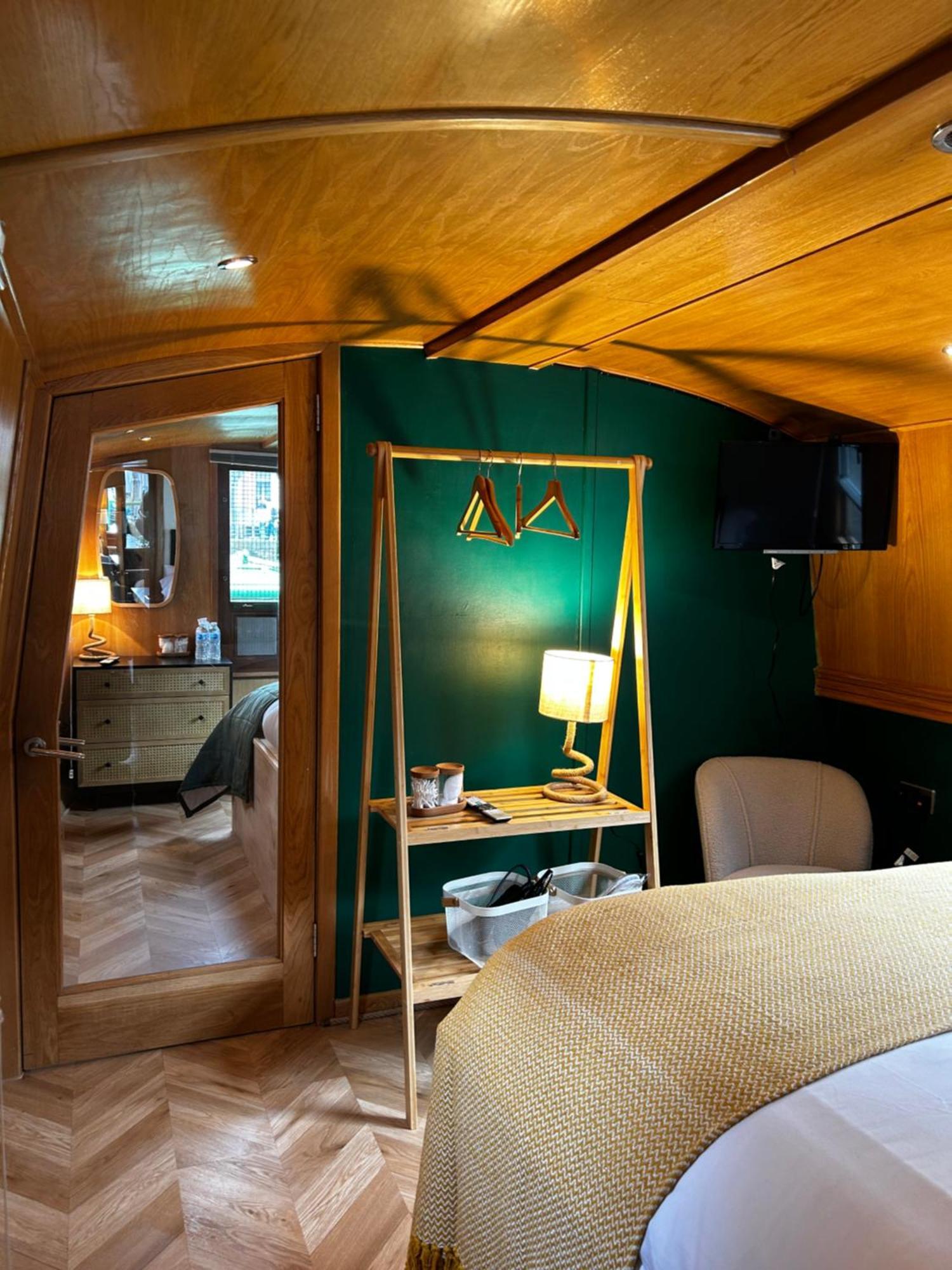 Edinburgh - Houseboats Hotel Bagian luar foto