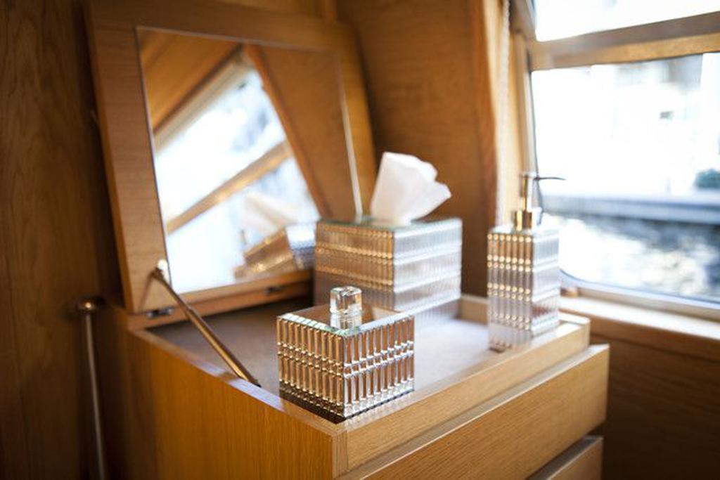 Edinburgh - Houseboats Hotel Bagian luar foto