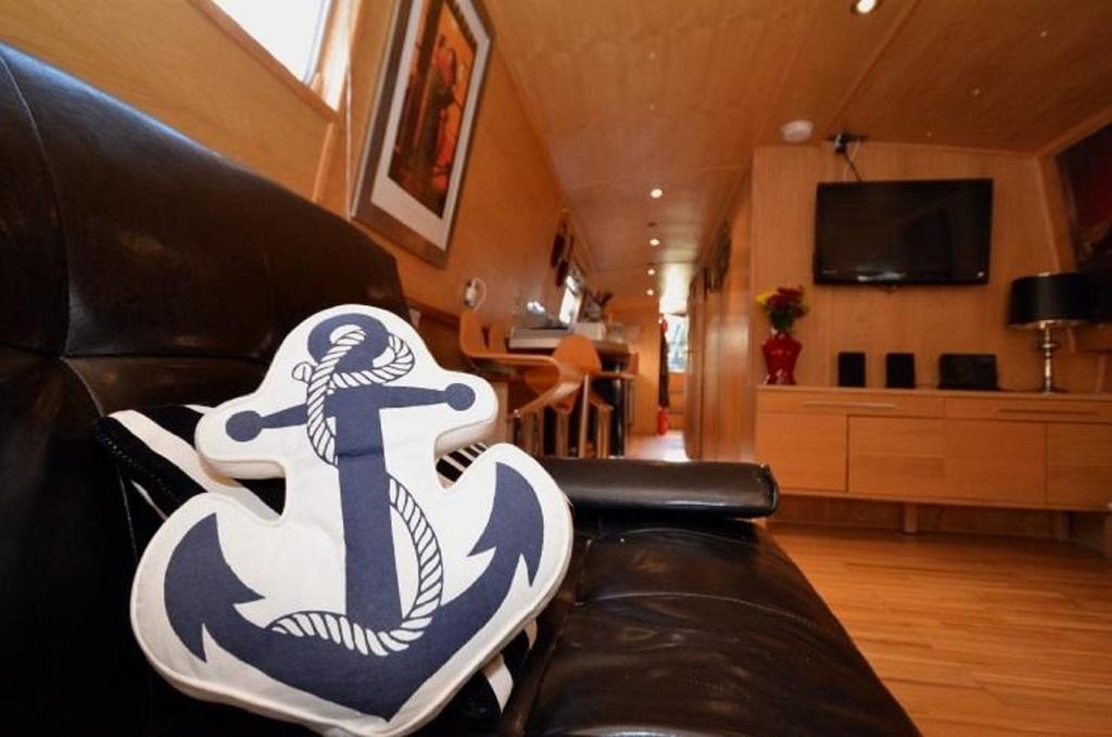 Edinburgh - Houseboats Hotel Bagian luar foto